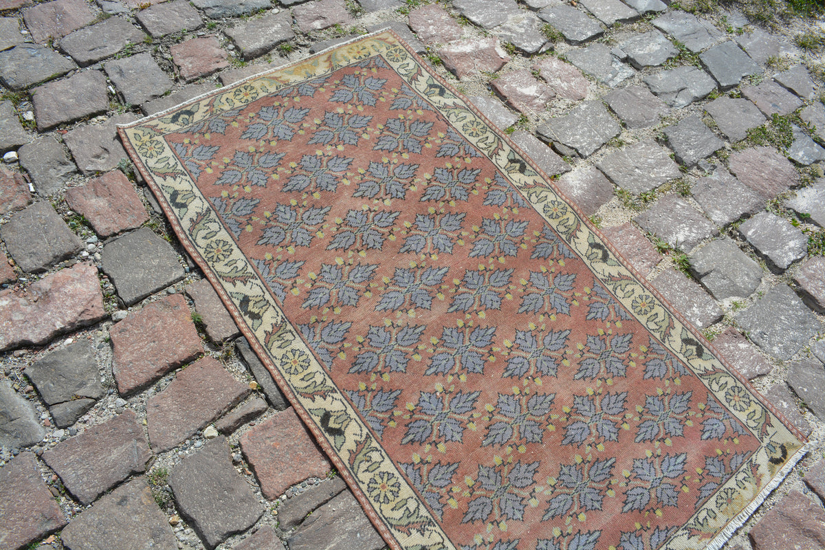 Turkish runner rug, Vintage turkish rugs, Area rug, vintage rug, oushak rug, decorative organic rug, Handmade Oriental rug, 2.9x5.2 Ft AG611