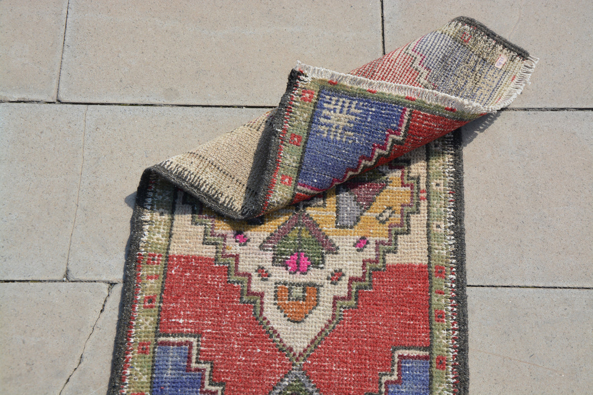Turkish Rug, Turkish Prayer Mat, Nursery Rug, Kilim Runner Rug, Turkey Rug, Small Area Kilim, Wool Rug           1.6 x 2.8 Feet AG1291