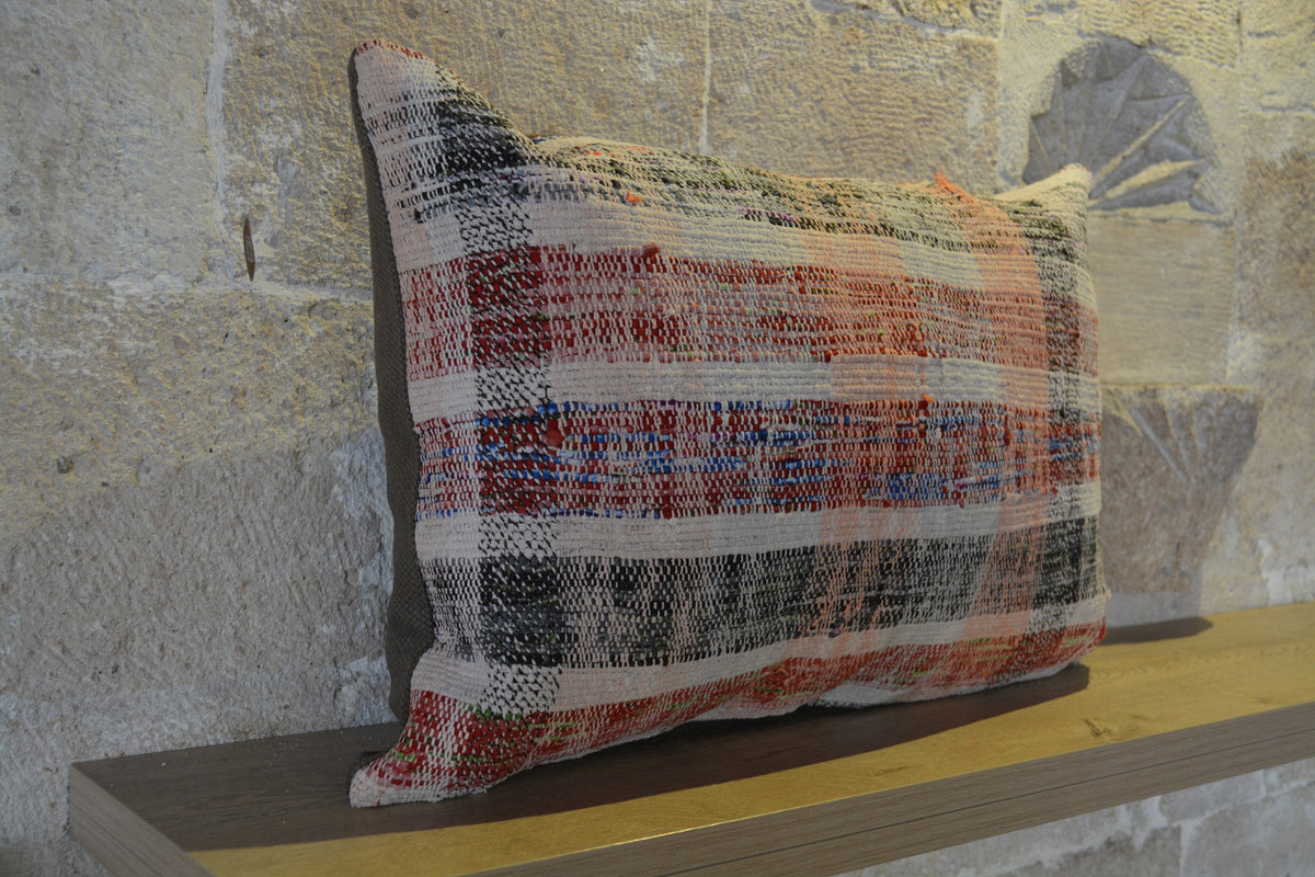 Throw Kilim Pillow, Boho Kilim, Bespoke Kilim Pillow, Peerless Cushion, Pale Cushion, Turkish Old Cushion,            16”x24” - EA289