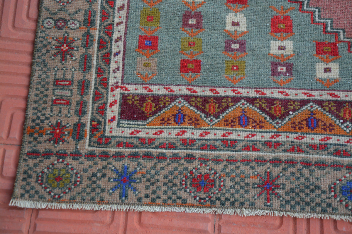 Turkish Floor Rug, Moroccan Rug, Vintage Area Rug, Turkish Hand Woven Vintage  Rug, Free Shipping Rug, Antique Rug,    4.1 x 6.8 Feet AG1557