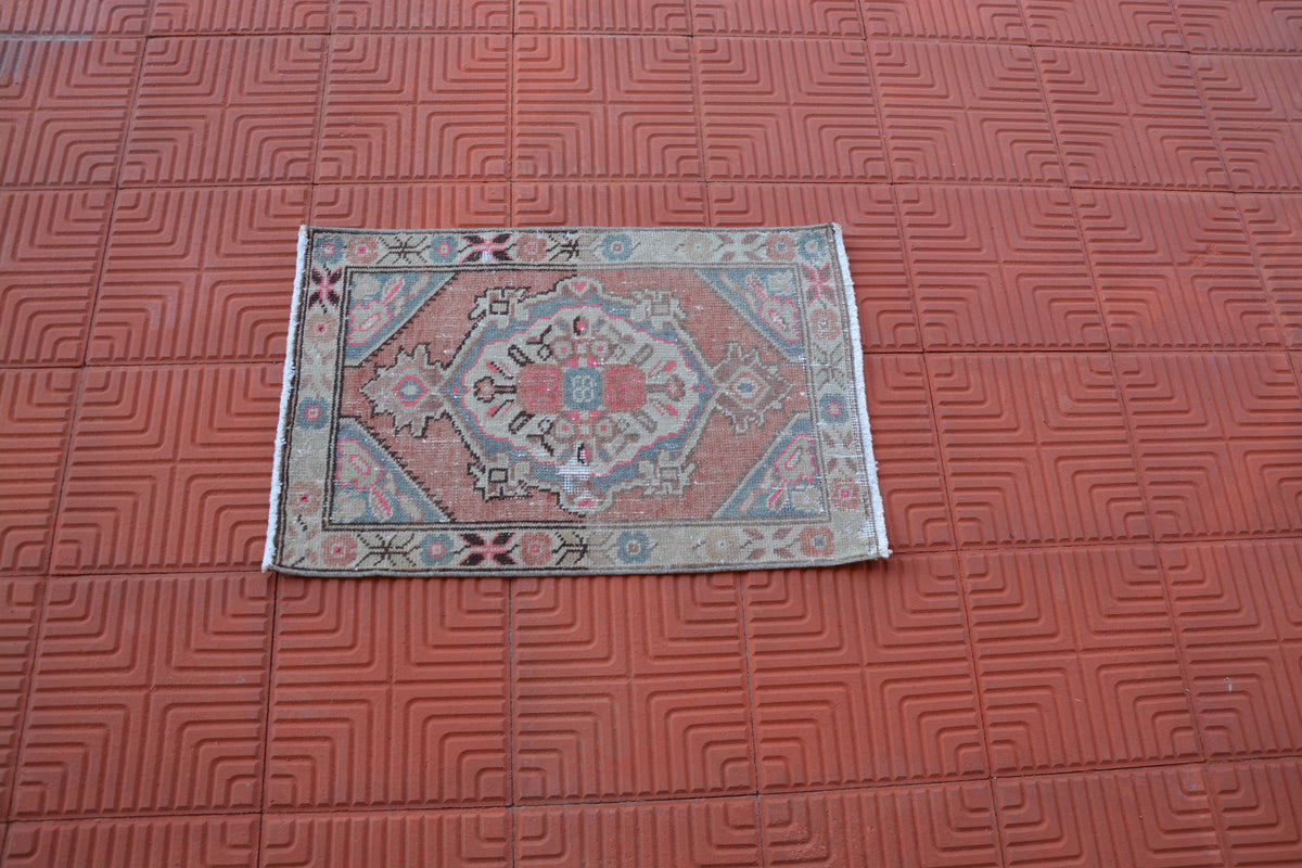 Small Turkish Carpet, Tapis Berber, Small Oriental Rug, Vintage Mat Rugs, Rug Runner, Morrocan Small Size Turkish Rug, 1.7 x 2.5 Feet AG1726