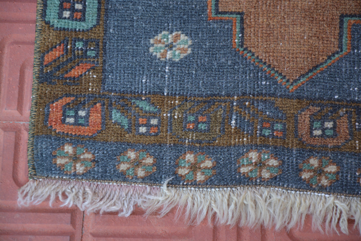 Turkish Rug, Small Morrocan Rug,Turkish Small Rug,  Turkey Rug, Berber Teppiche, Antique Rug, Oriental Rugs,   1.5 x 2.9 Feet AG1727
