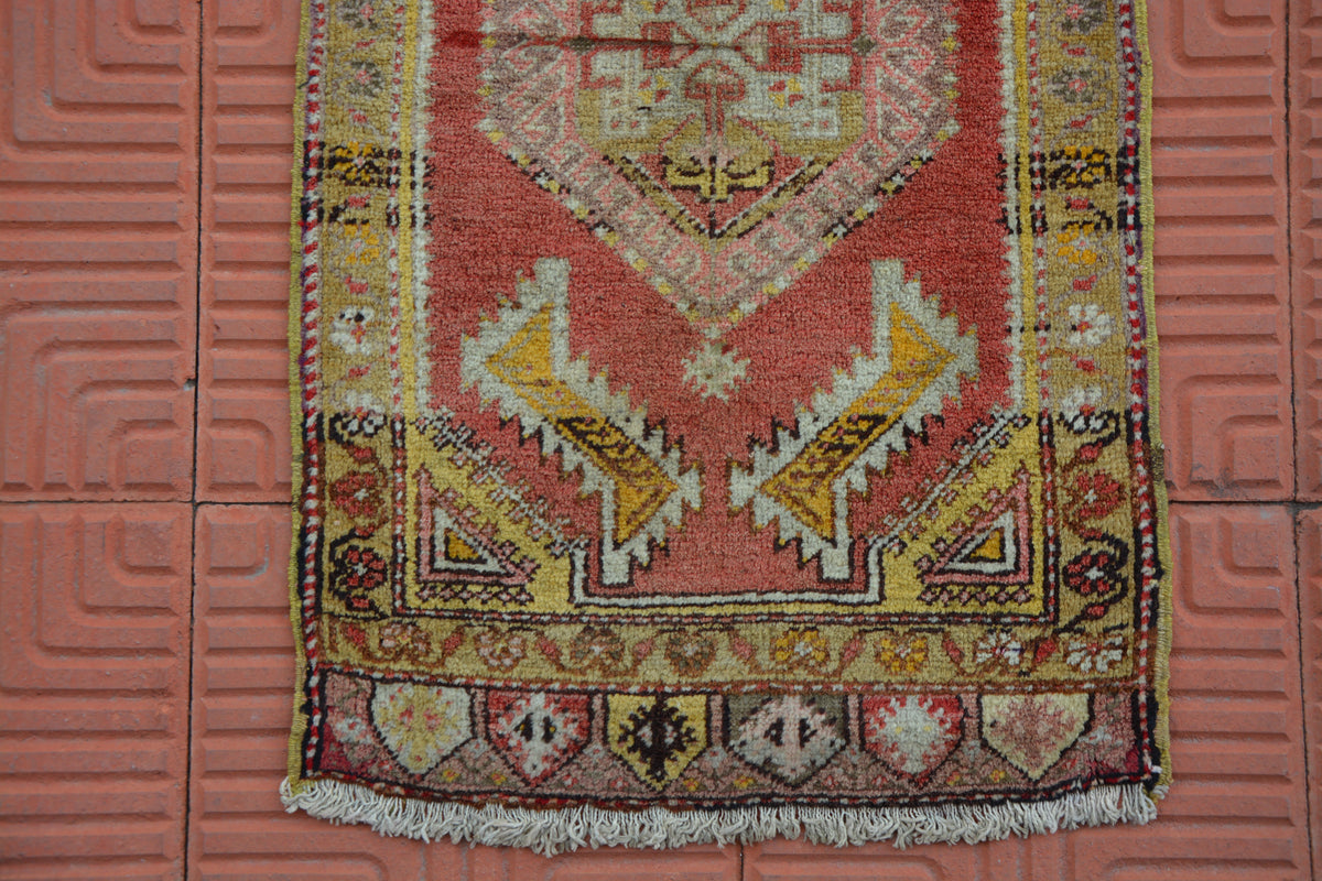 Handwoven Rug Kilim, Small Rugs, Embroidered Rug, Pale Rug, Entry Rug, Vintage Yellow Rug, Small Handmade Rugs,    1.5 x 2.7 Feet AG1921