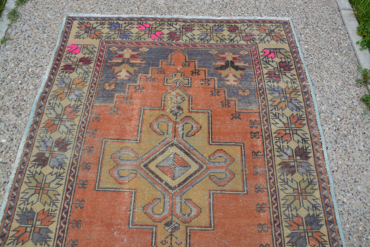 Antique Tribal Rug, Kilim  Berber Carpet, Vintage Morrocan Rug, Boujad Rug, Bohemian Rug, Boucherouite Rug,   4.5 x 8.3 Feet LQ355